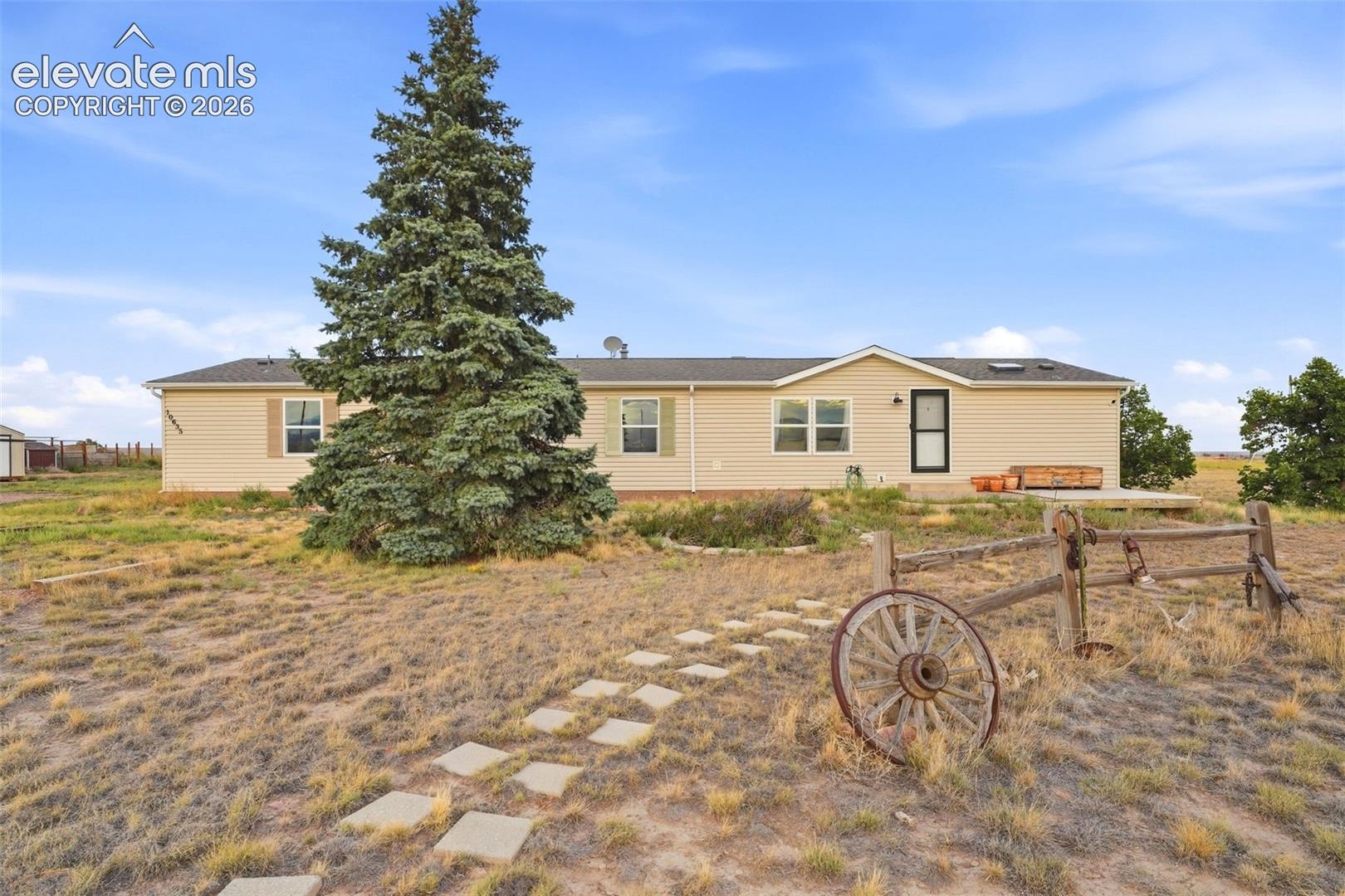 Listing photo 2 for 10635 Via Vaquaro Point