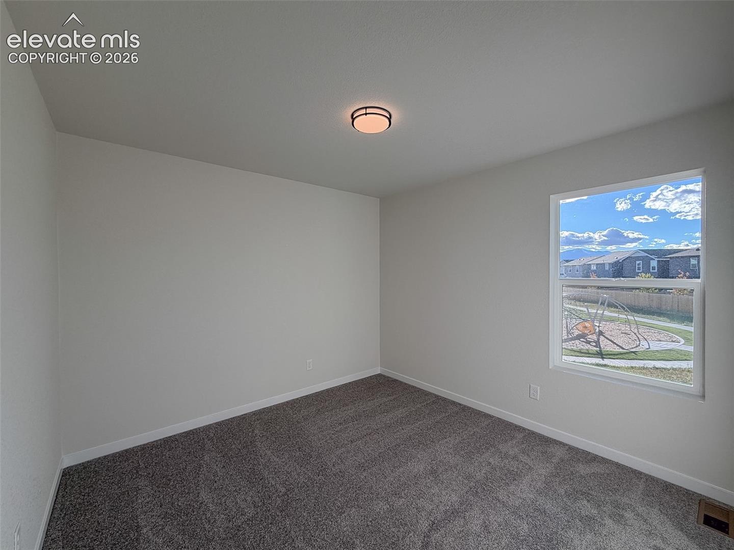 Listing photo 25 for 8515 Blue Feather Loop