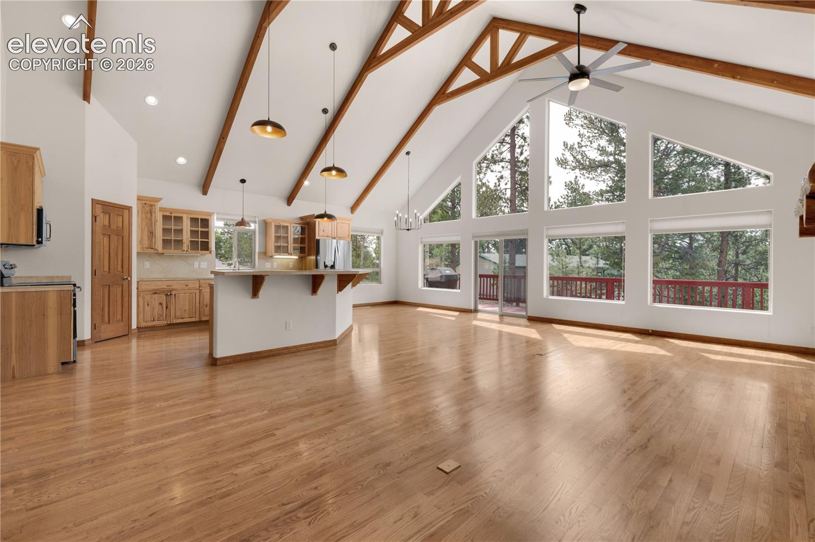 Listing photo 7 for 73 Aspen Drive