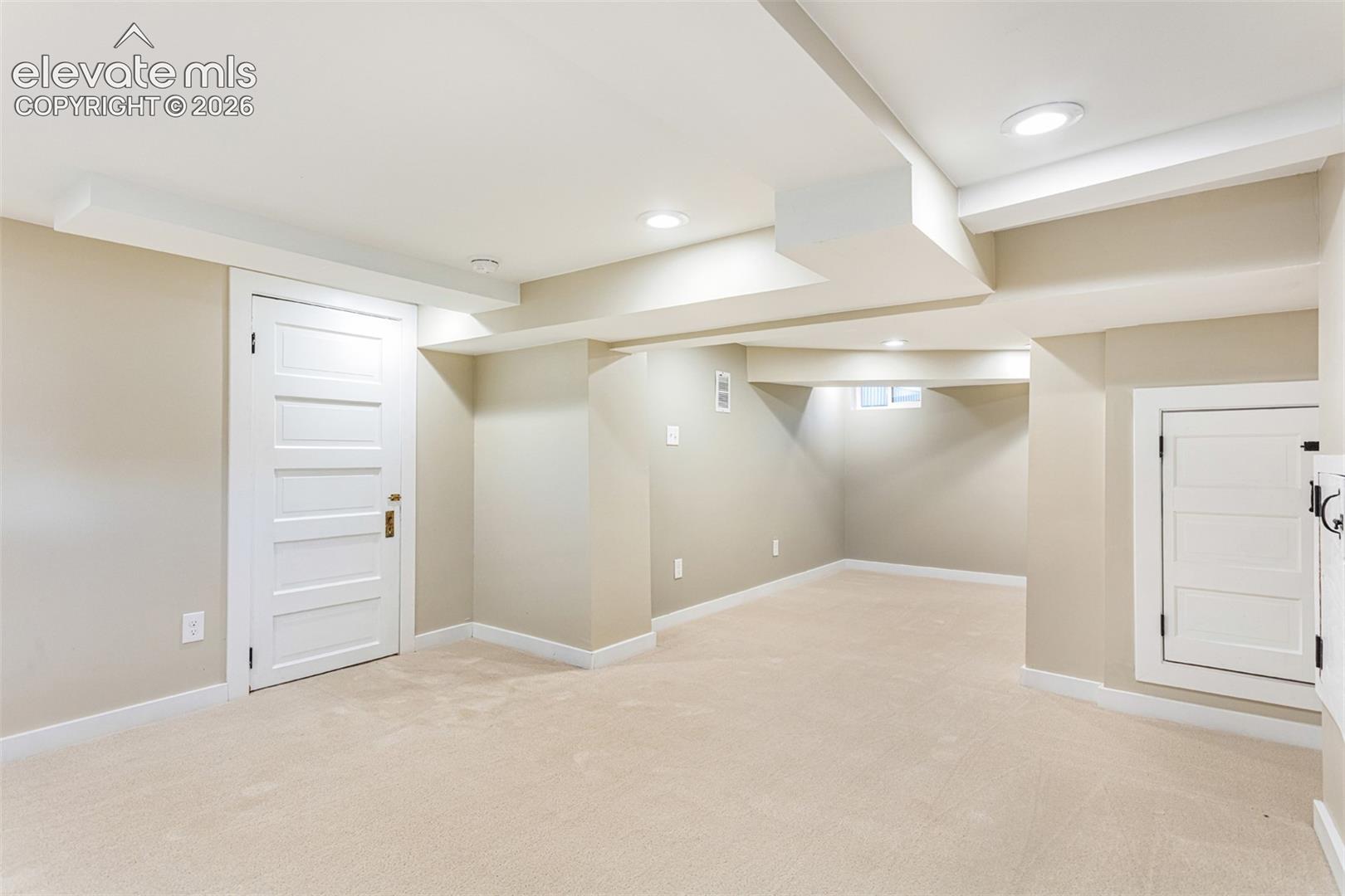 Listing photo 35 for 7801 Valley View Street