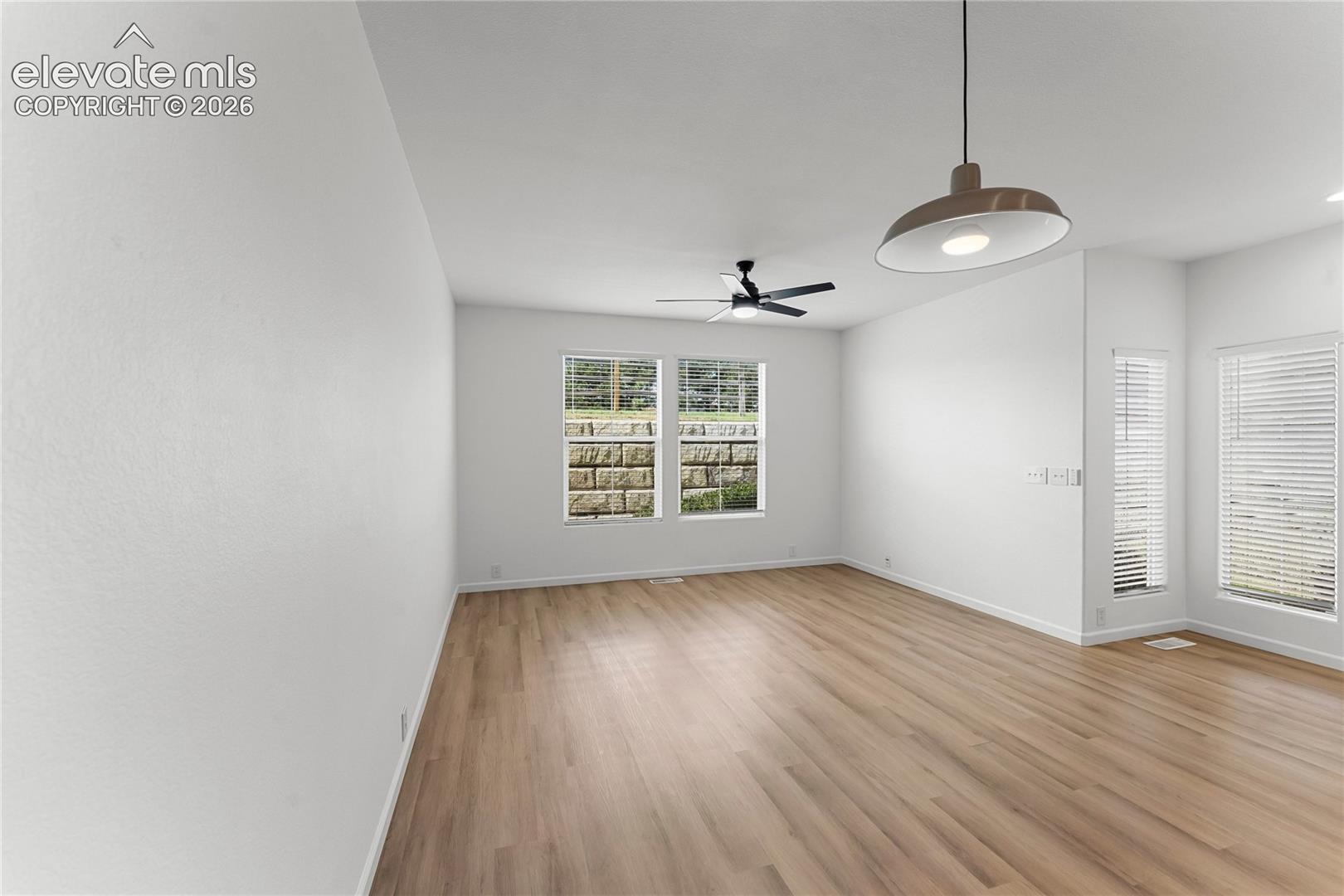 Listing photo 9 for 8140 Elk River View