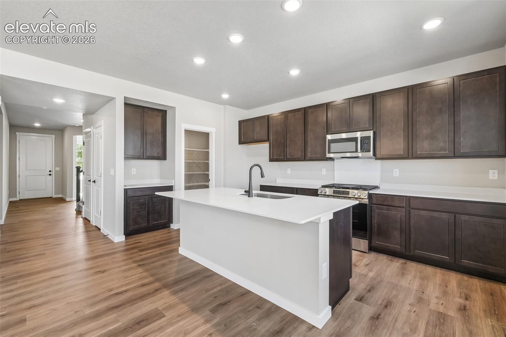 Listing photo 5 for 9696 Blaurock Drive