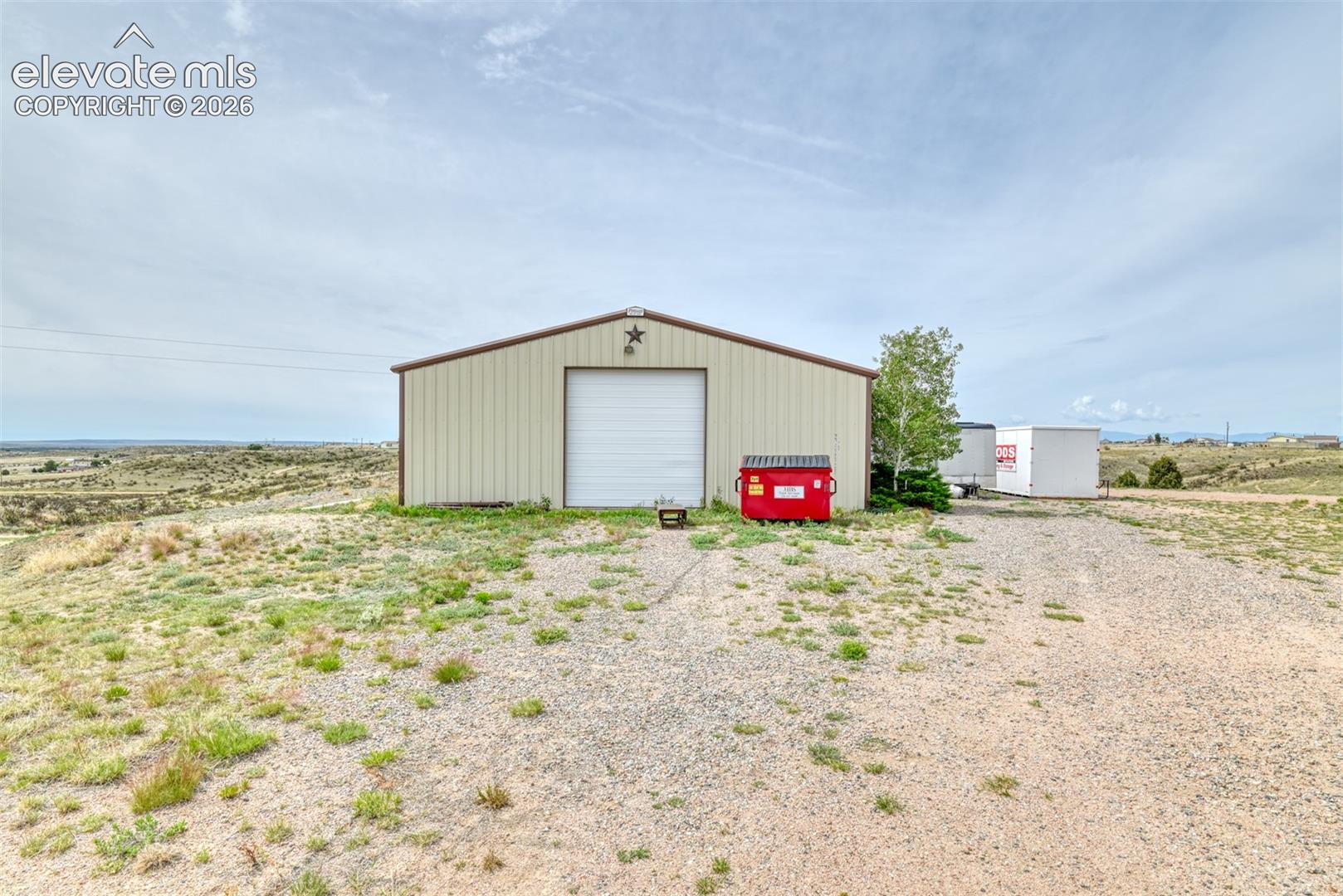 Listing photo 11 for 9672 Avenida Hermosa View
