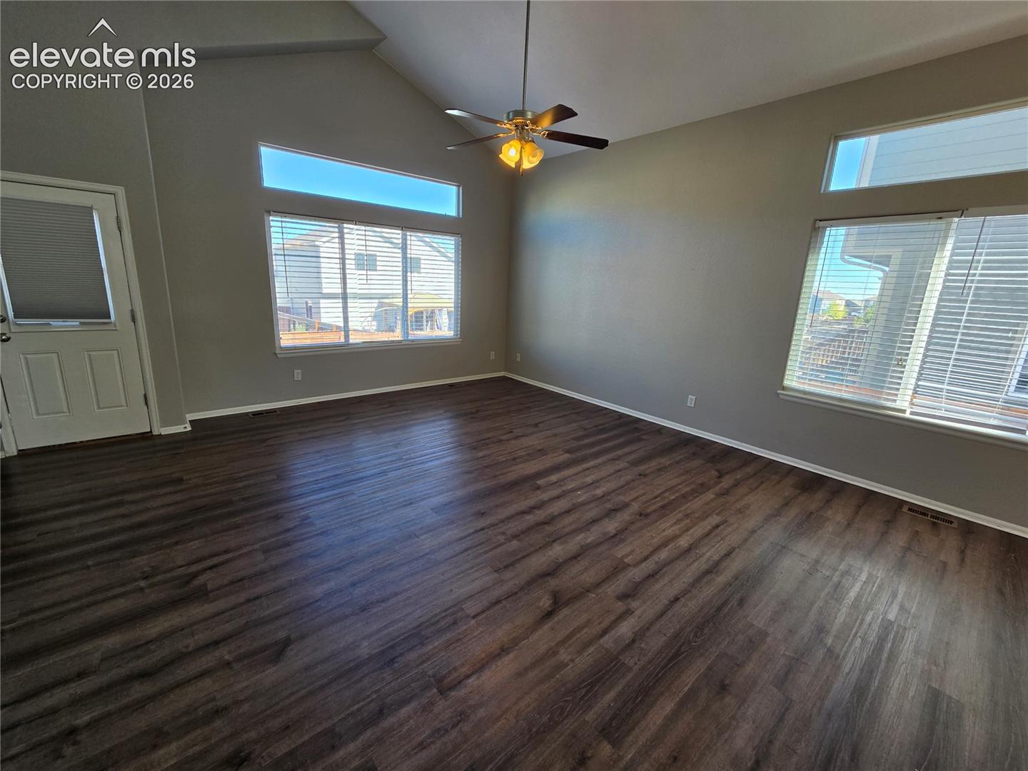 Listing photo 2 for 9256 Portmarnock Court