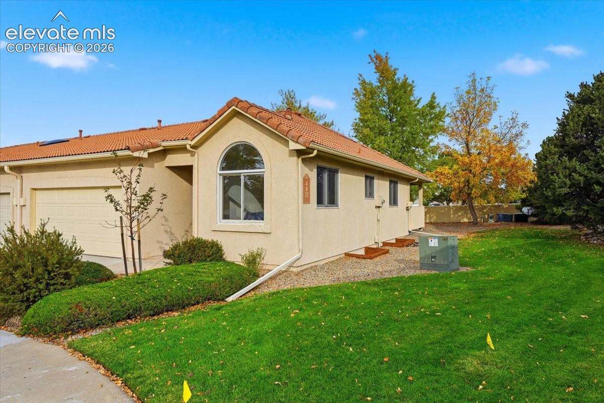 Listing photo 2 for 12 Luxury Lane