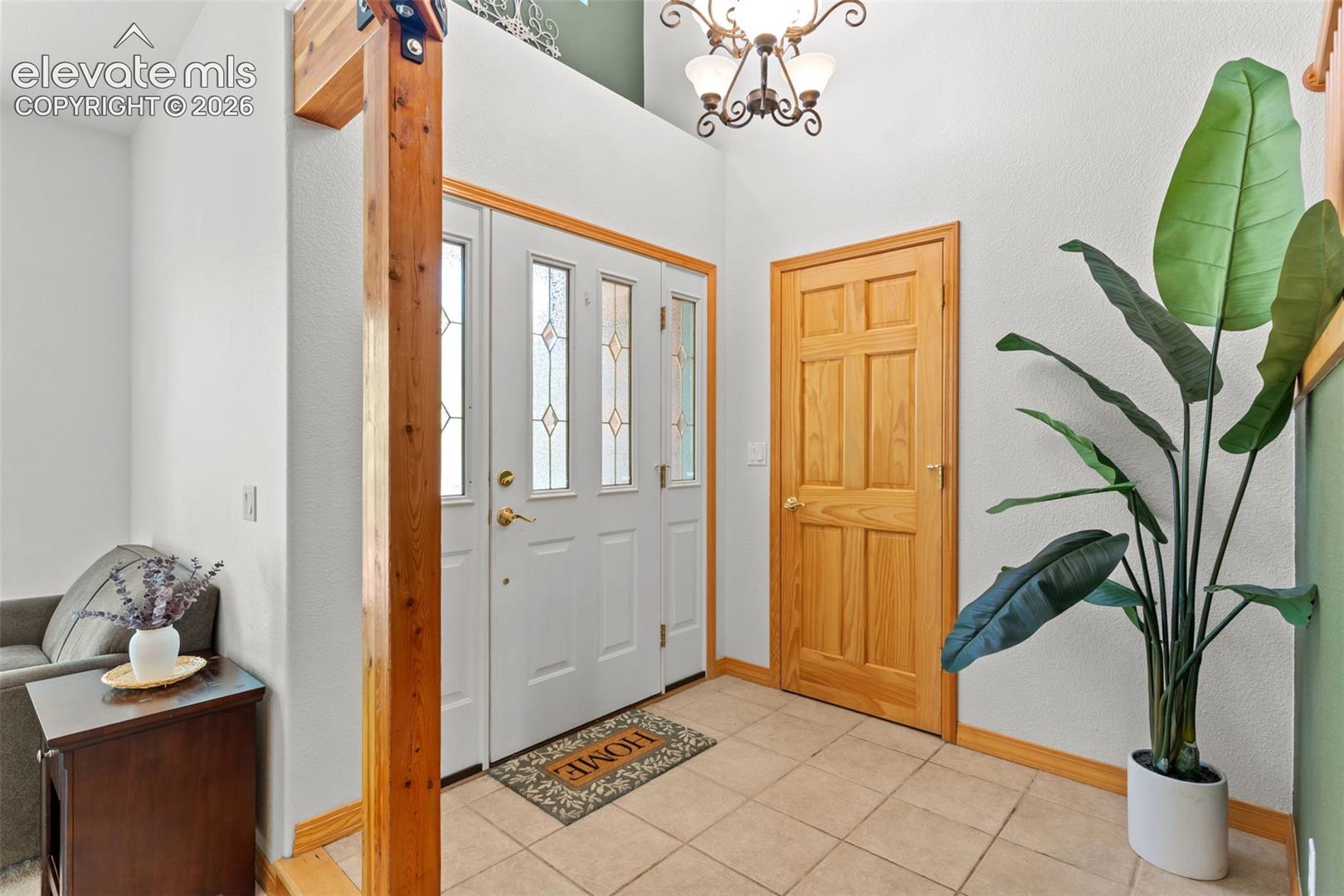 Listing photo 5 for 1215 Karen Lane