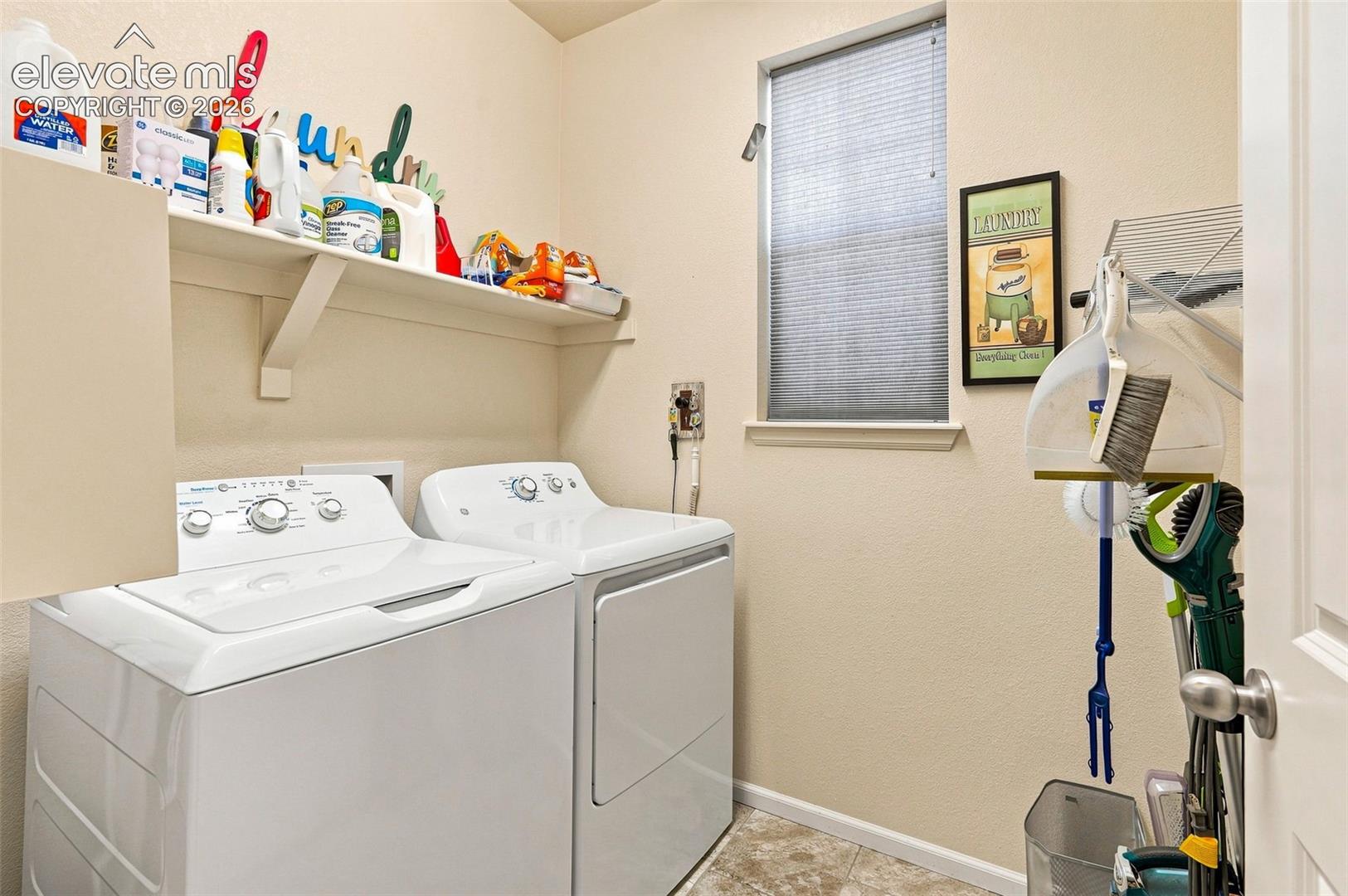 Listing photo 12 for 4298 N Meadows Drive