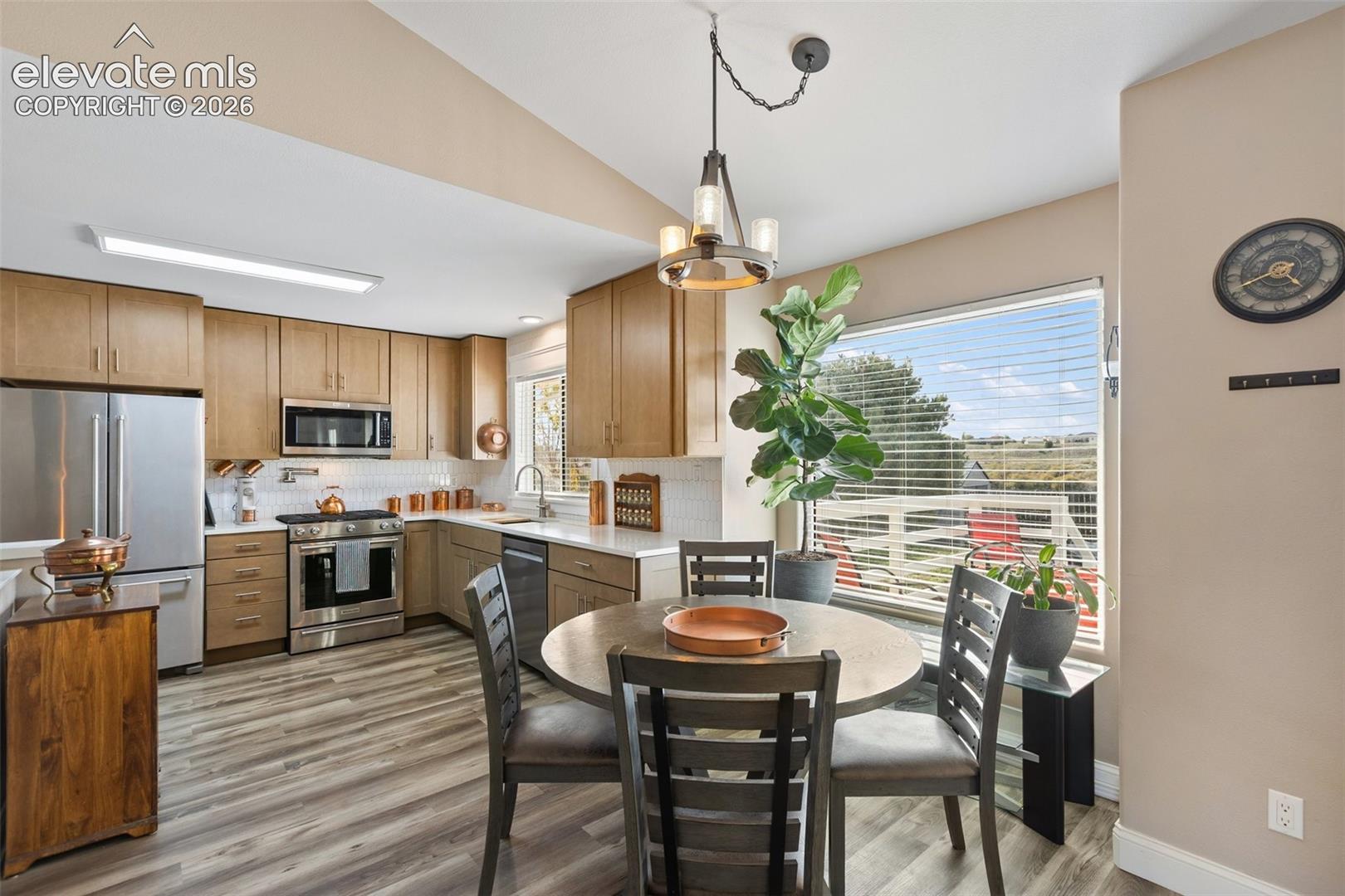Listing photo 8 for 541 S El Charro Drive