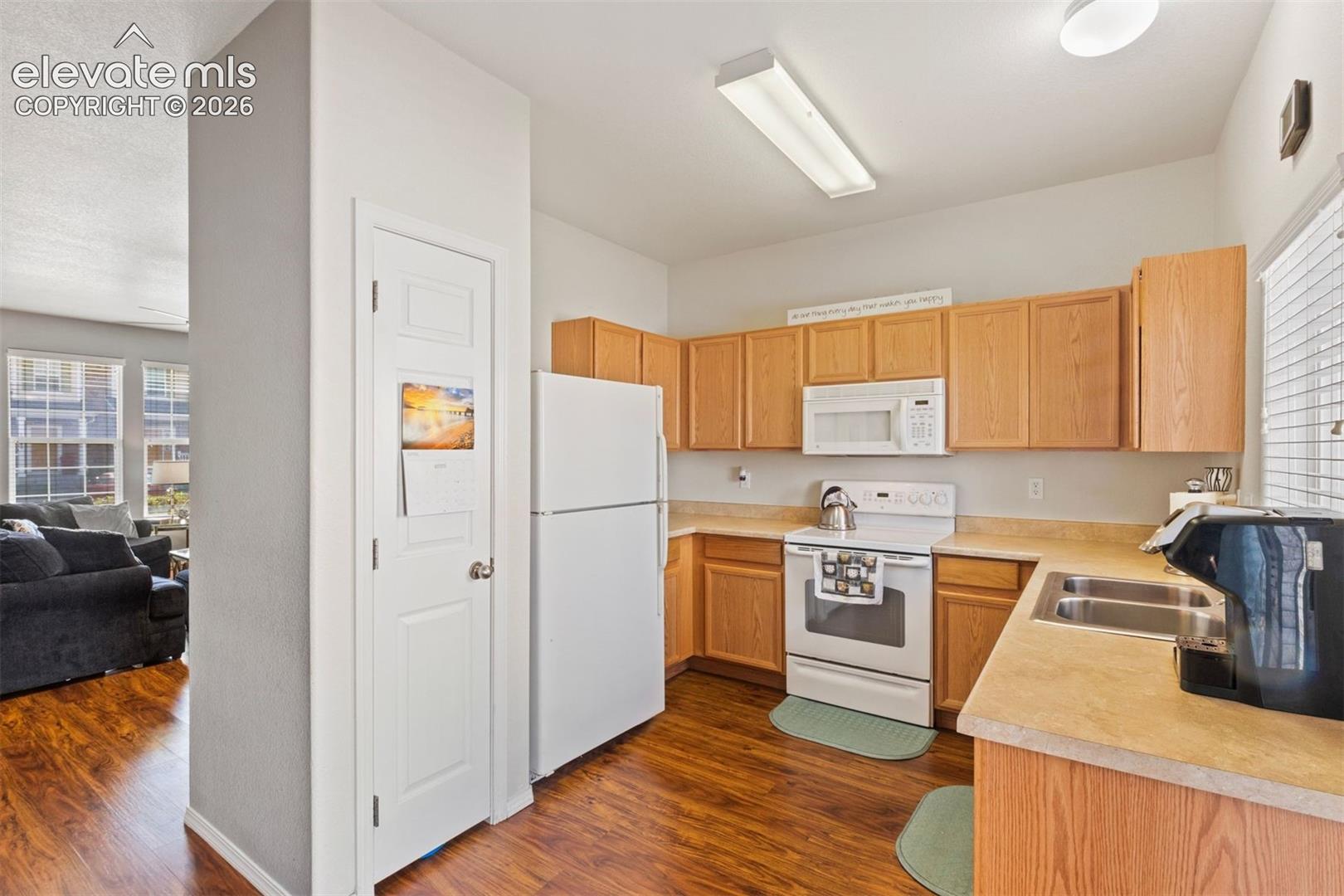 Listing photo 4 for 10580 Wells Point