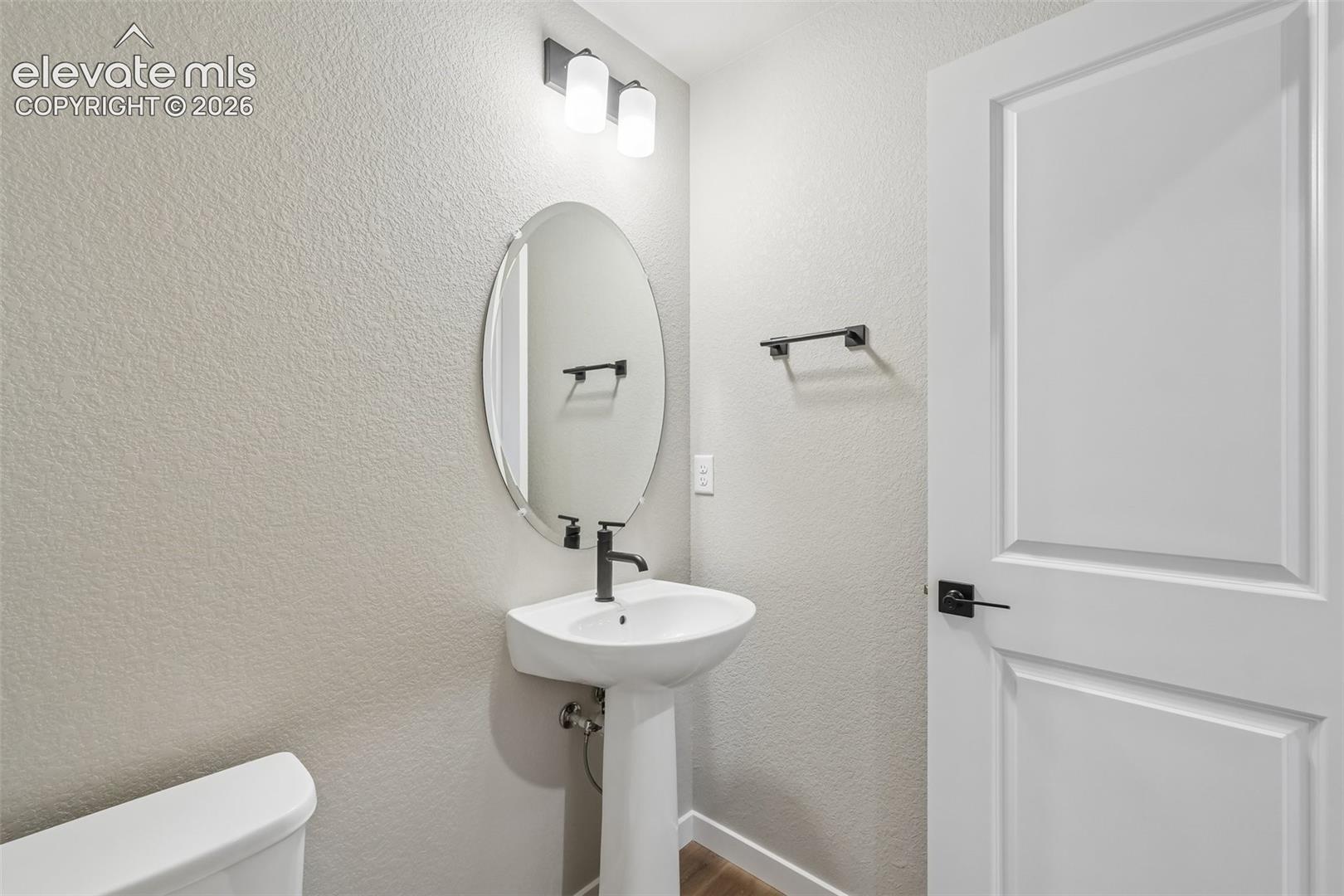 Listing photo 13 for 9696 Blaurock Drive