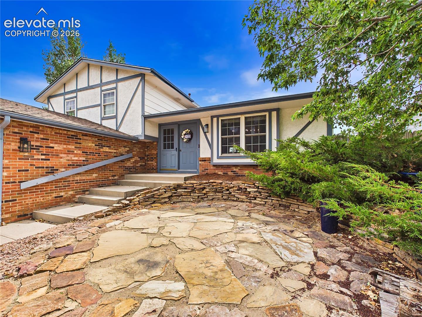 Listing photo 3 for 8252 Brigantine Drive