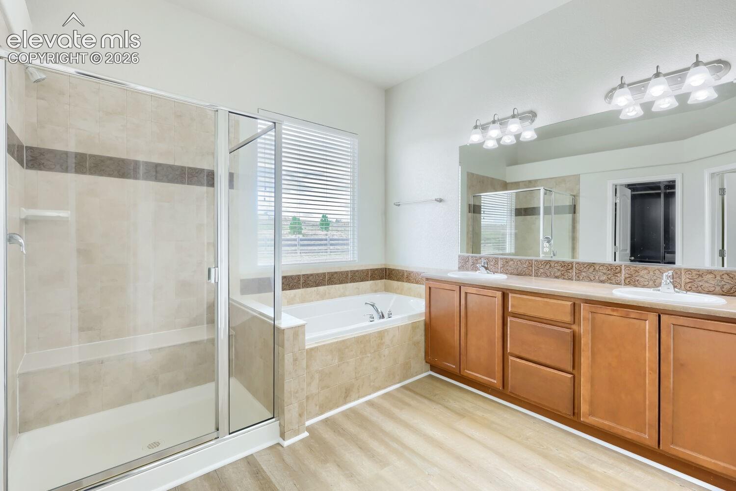 Listing photo 22 for 10967 Klondike Drive