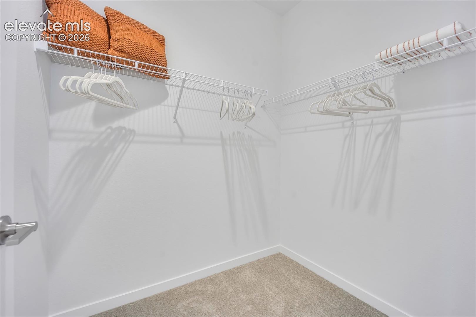 Listing photo 33 for 8180 Manor House Way