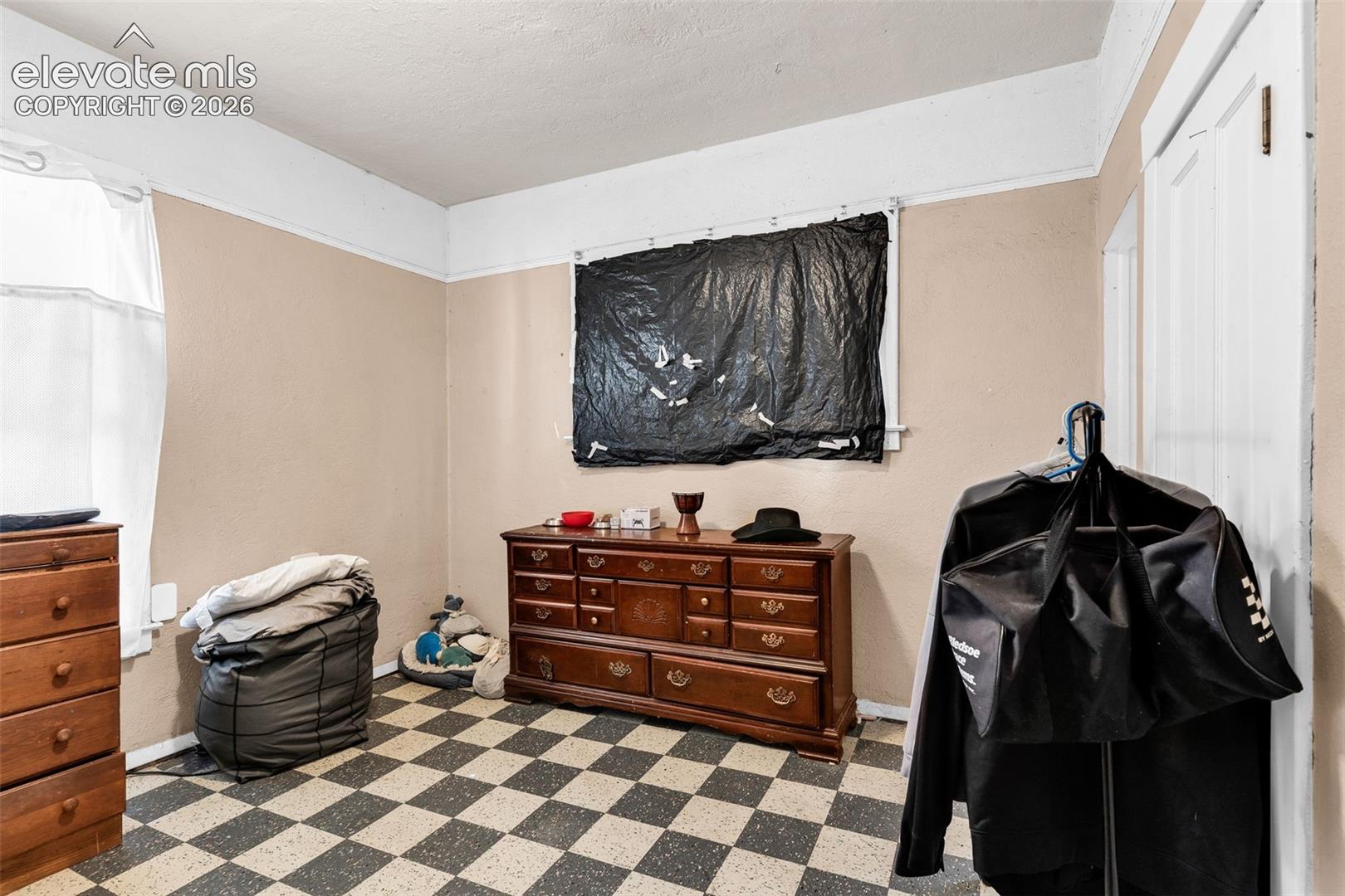 Listing photo 17 for 1008 E 8th Street