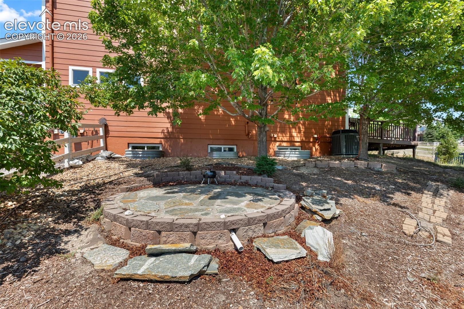 Listing photo 33 for 4046 Deer Valley Drive