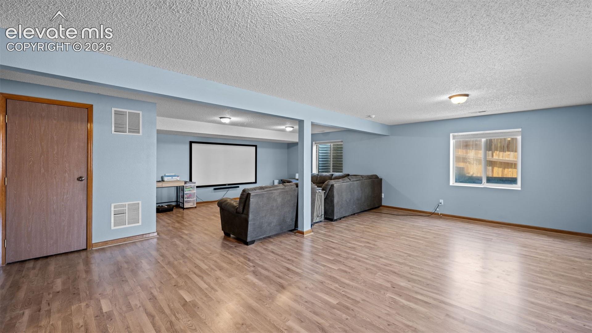 Listing photo 18 for 1180 Goodview Court