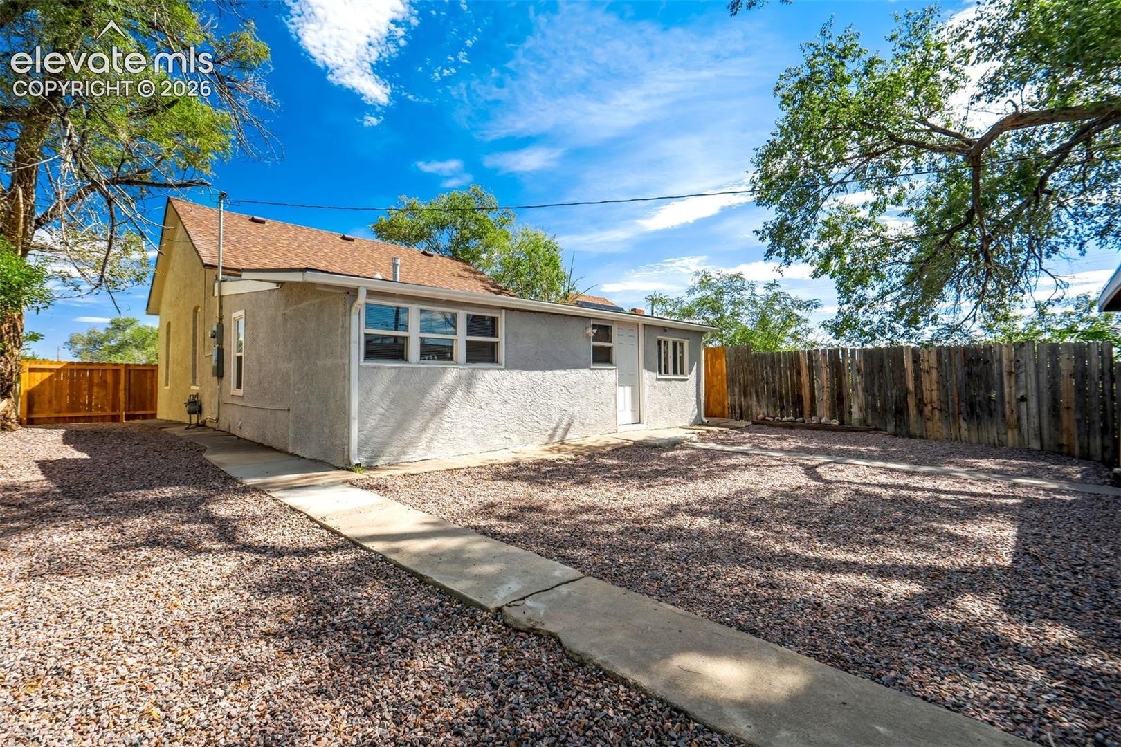Listing photo 26 for 316 E 2nd Street