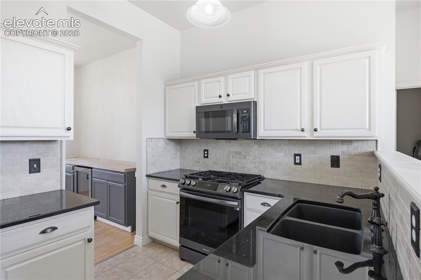 Listing photo 16 for 6650 Riata Court