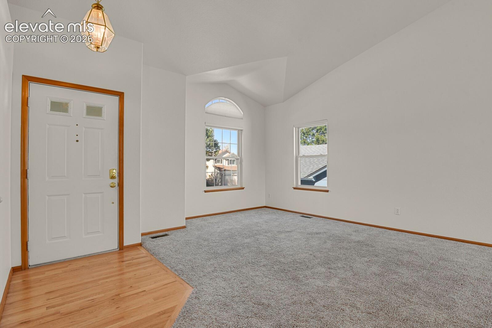 Listing photo 4 for 6625 Quarter Circle Road