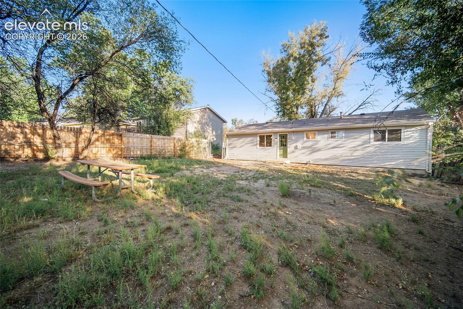 Listing photo 38 for 3928 E Pikes Peak Avenue
