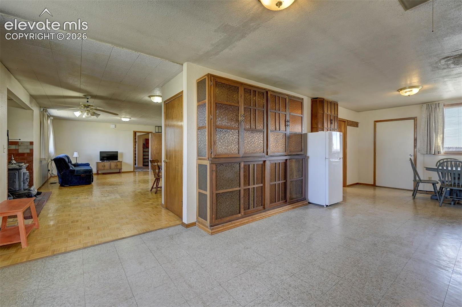 Listing photo 5 for 4125 Log Road