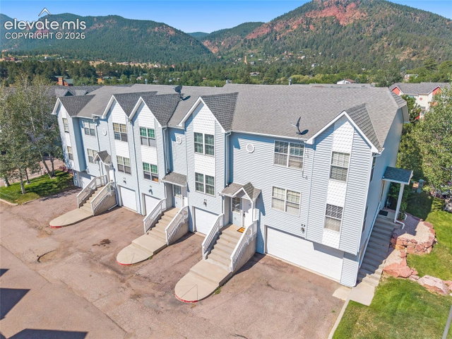 47 Vale Circle — listing photo
