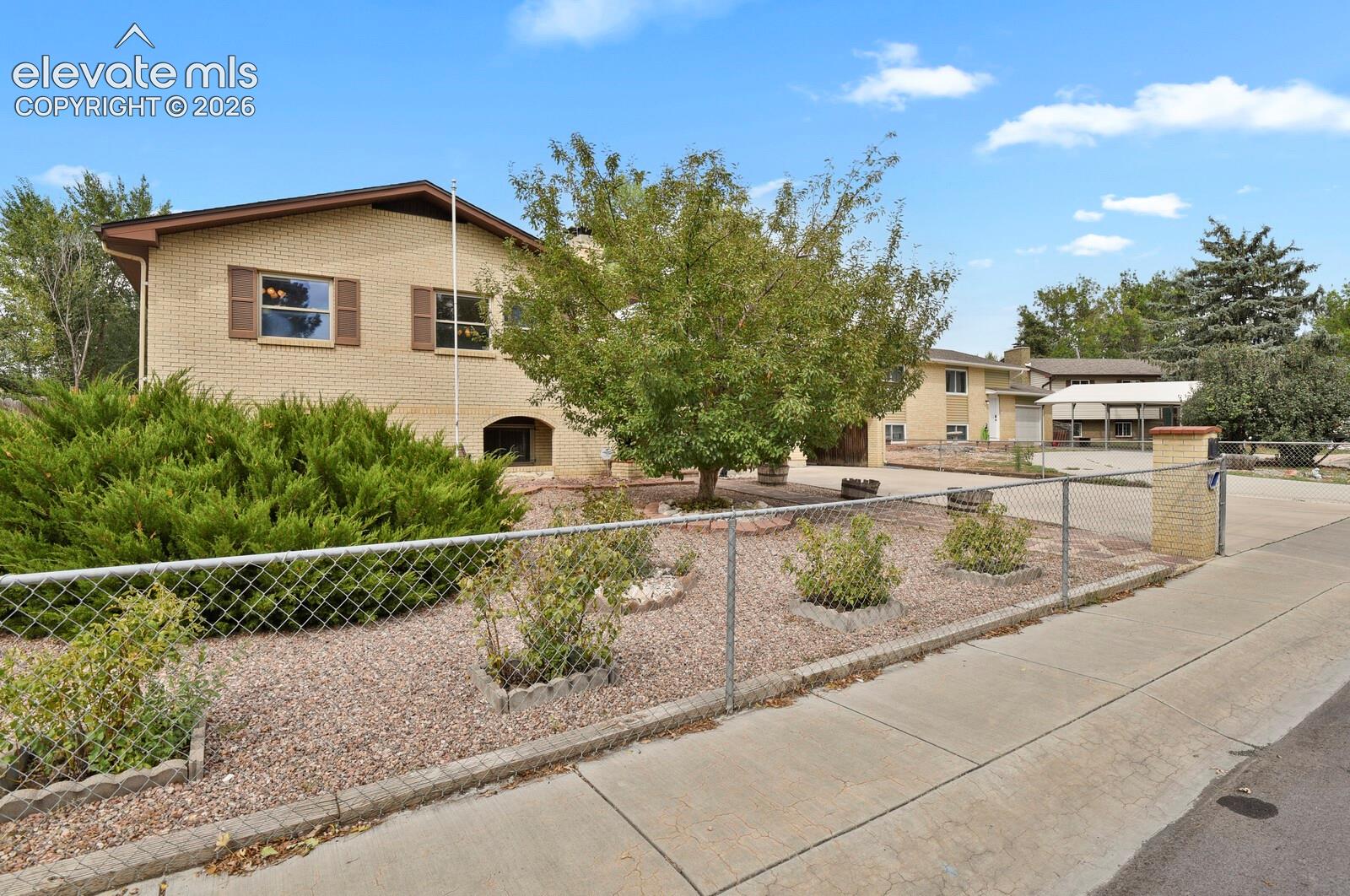 6820 Cliff Palace Court, photo 3