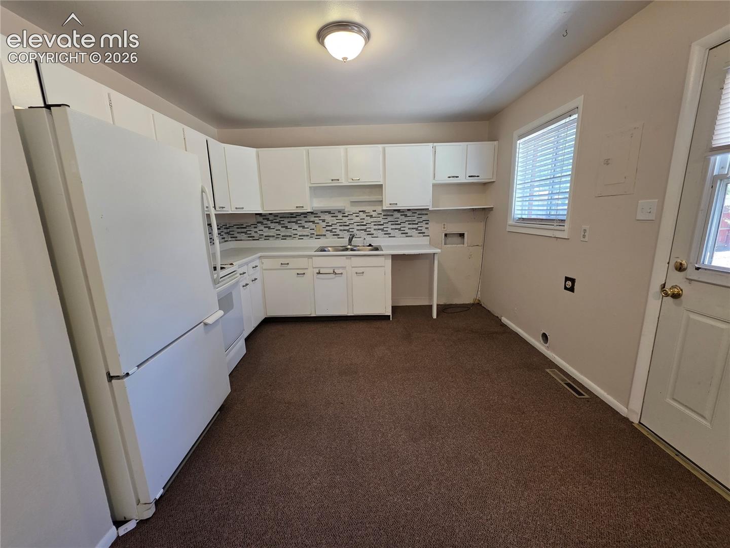 Listing photo 7 for 605 Del Norte Street