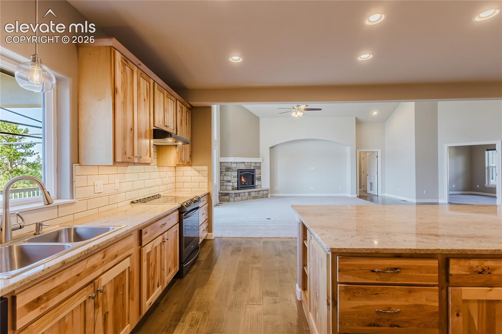 Listing photo 18 for 407 Silvermoon Heights