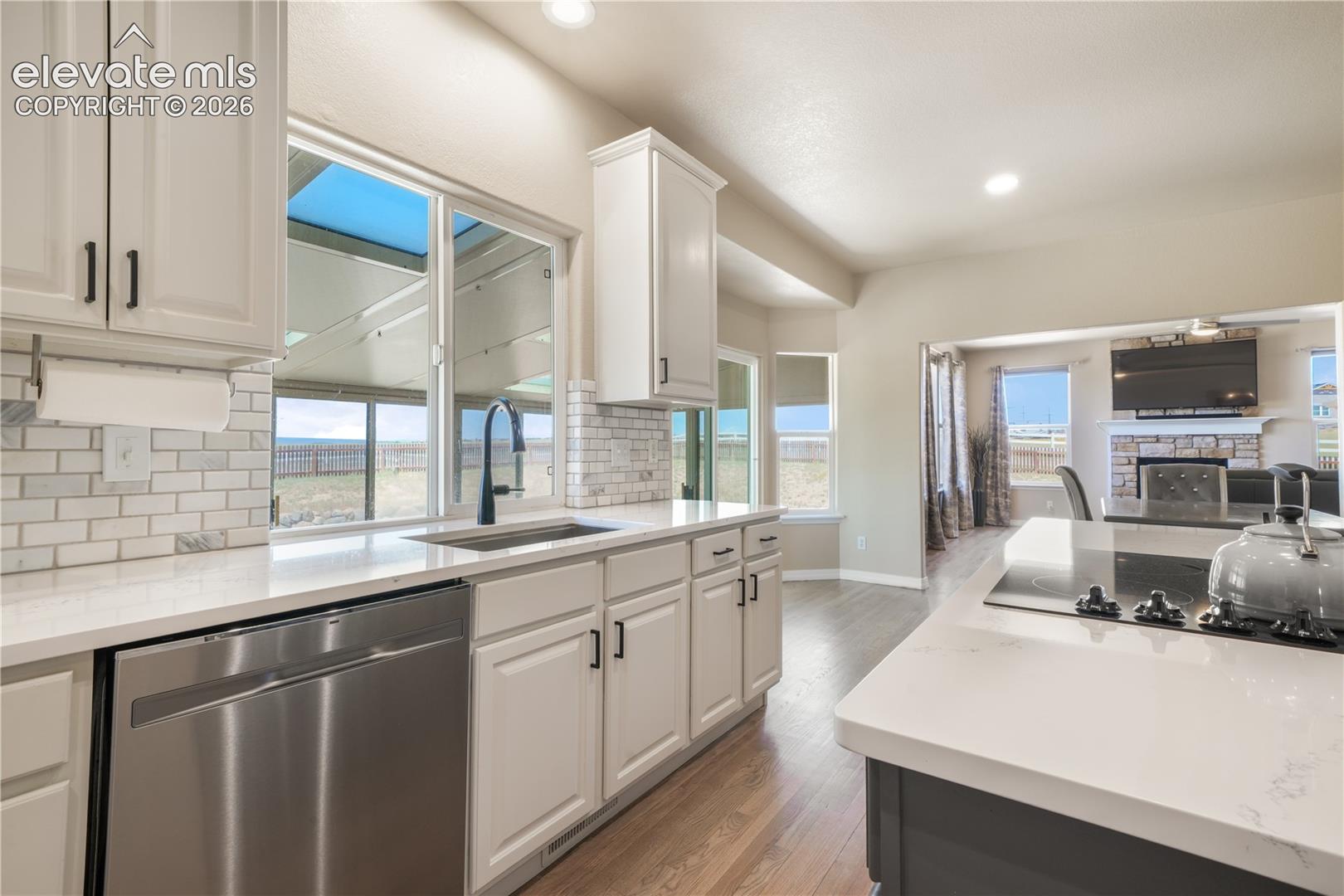 Listing photo 9 for 8524 Towner Avenue