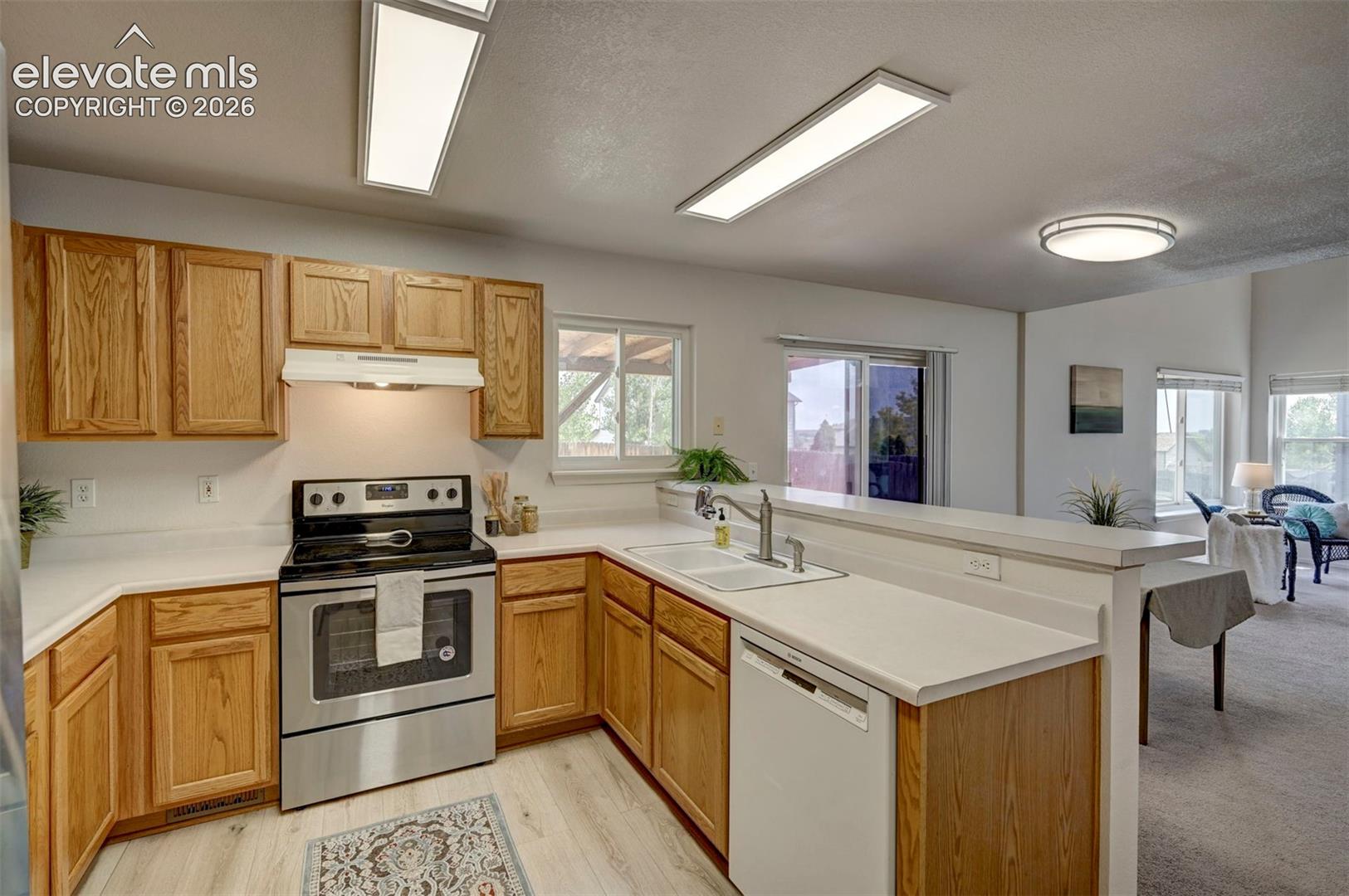Listing photo 10 for 862 Descendant Drive