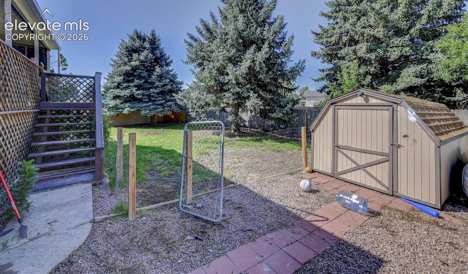 Listing photo 19 for 222 Fay Drive