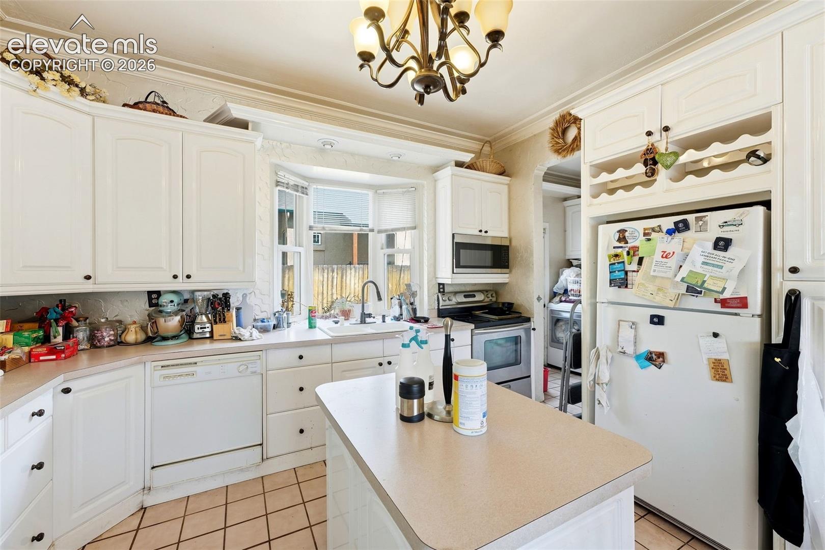 Listing photo 15 for 842 E Platte Avenue