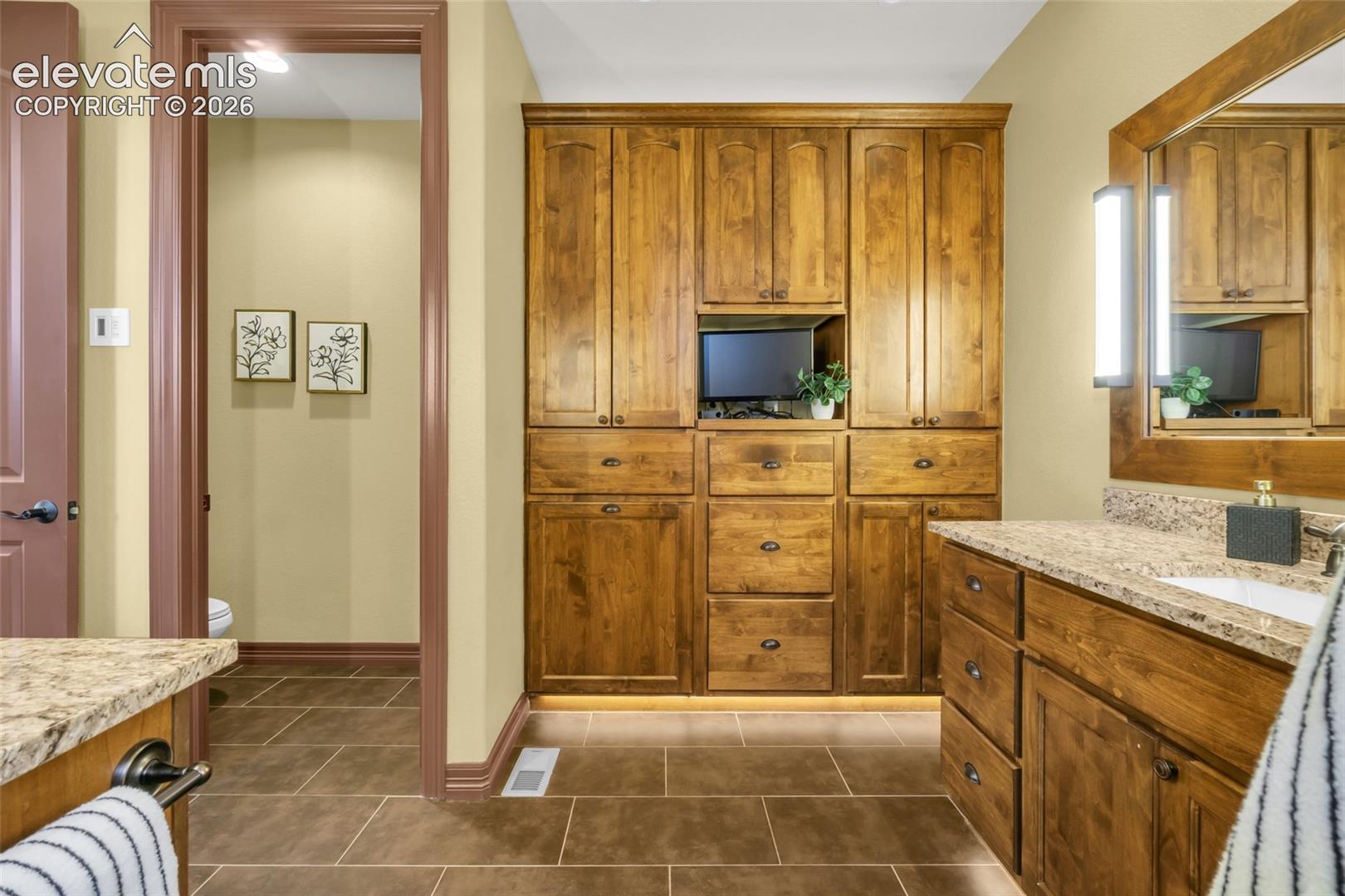 Listing photo 36 for 5671 Campina Way