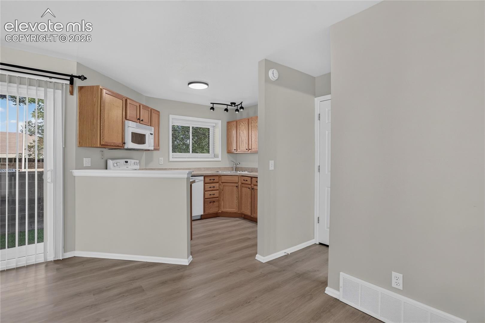 Listing photo 20 for 2932 Camino Cielo Court