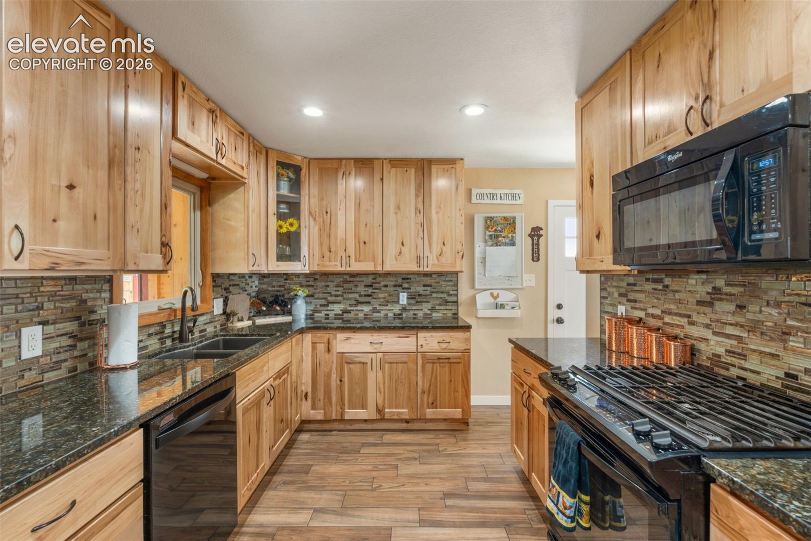 Listing photo 7 for 13575 old pueblo Road