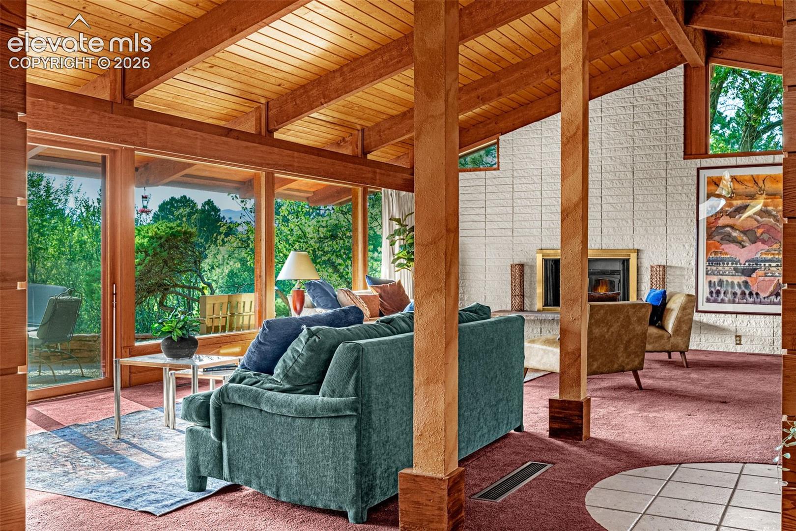 Listing photo 7 for 1210 E High Point Lane