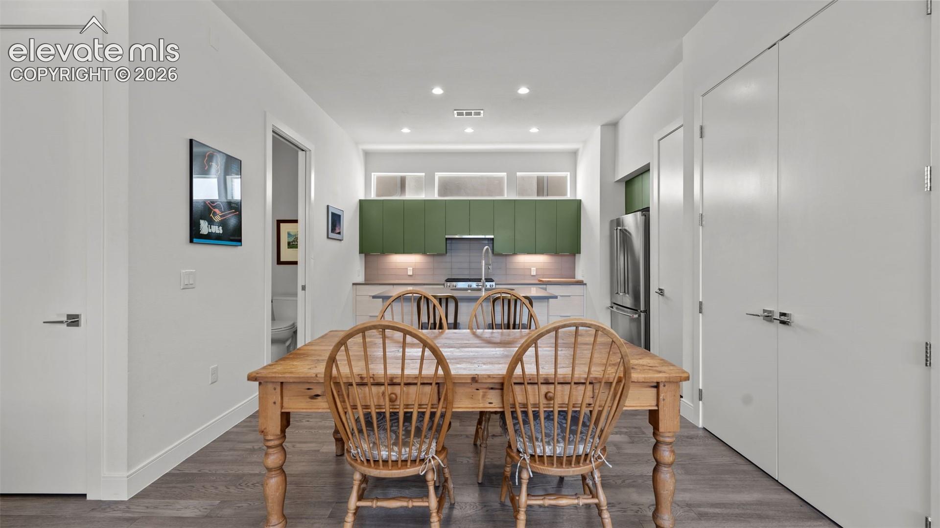 Listing photo 9 for 2418 Eliot Street