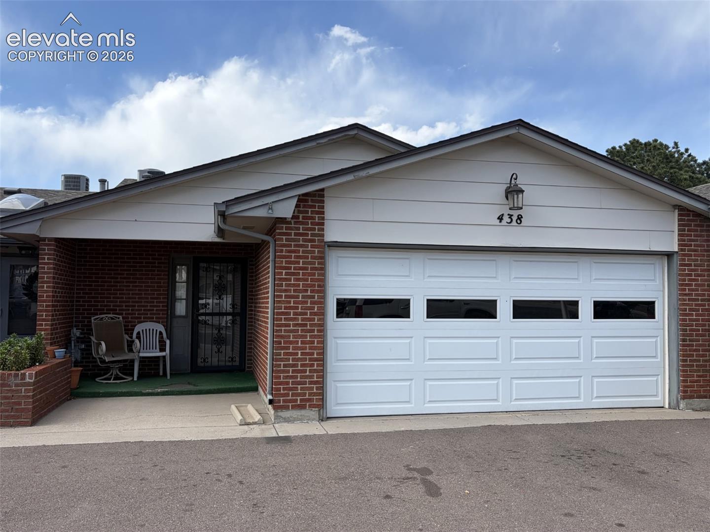 438 Lakewood Circle
