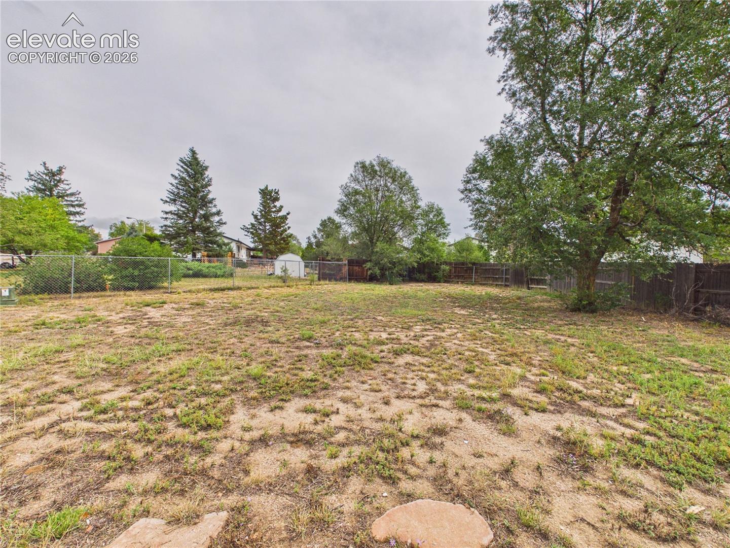 Listing photo 28 for 1945 Mineola Street