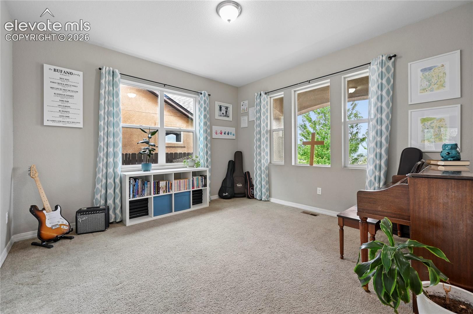 Listing photo 7 for 10637 Echo Canyon Drive