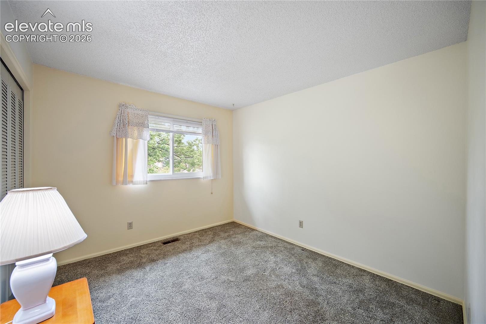 Listing photo 24 for 2998 Westcliff Circle