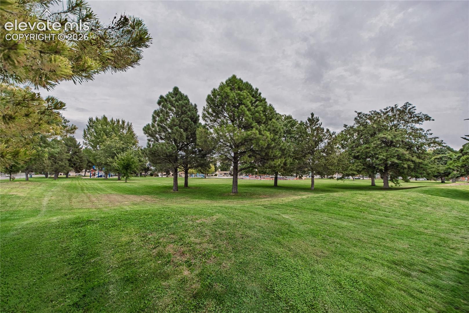 Listing photo 36 for 3816 Devonshire Lane