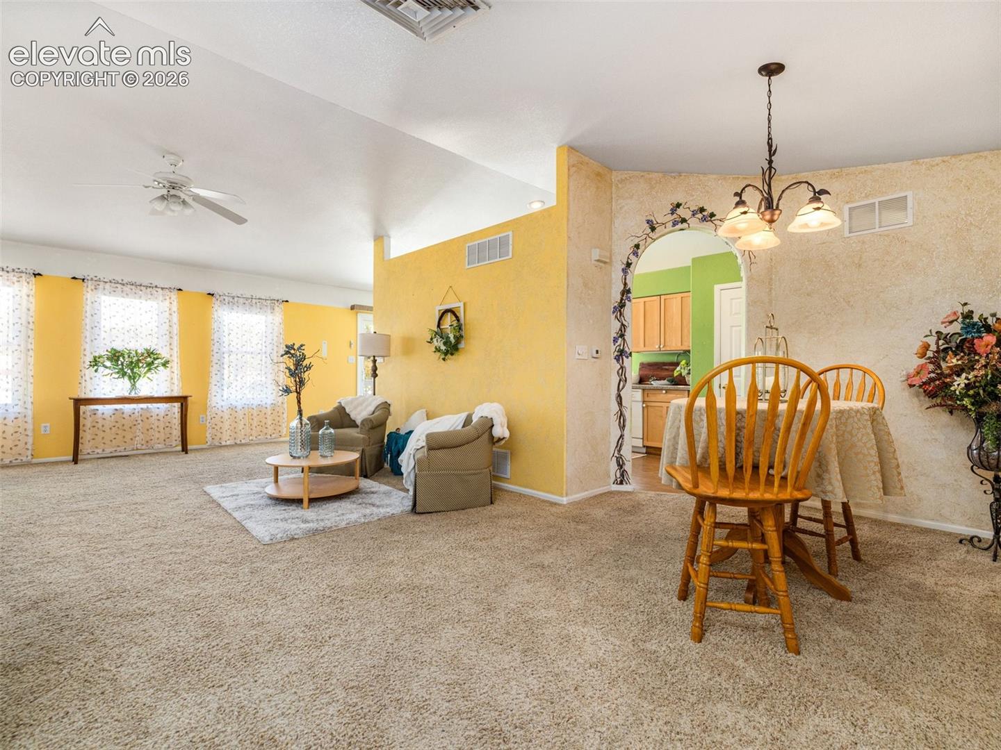 Listing photo 9 for 1600 Horseshoe Place