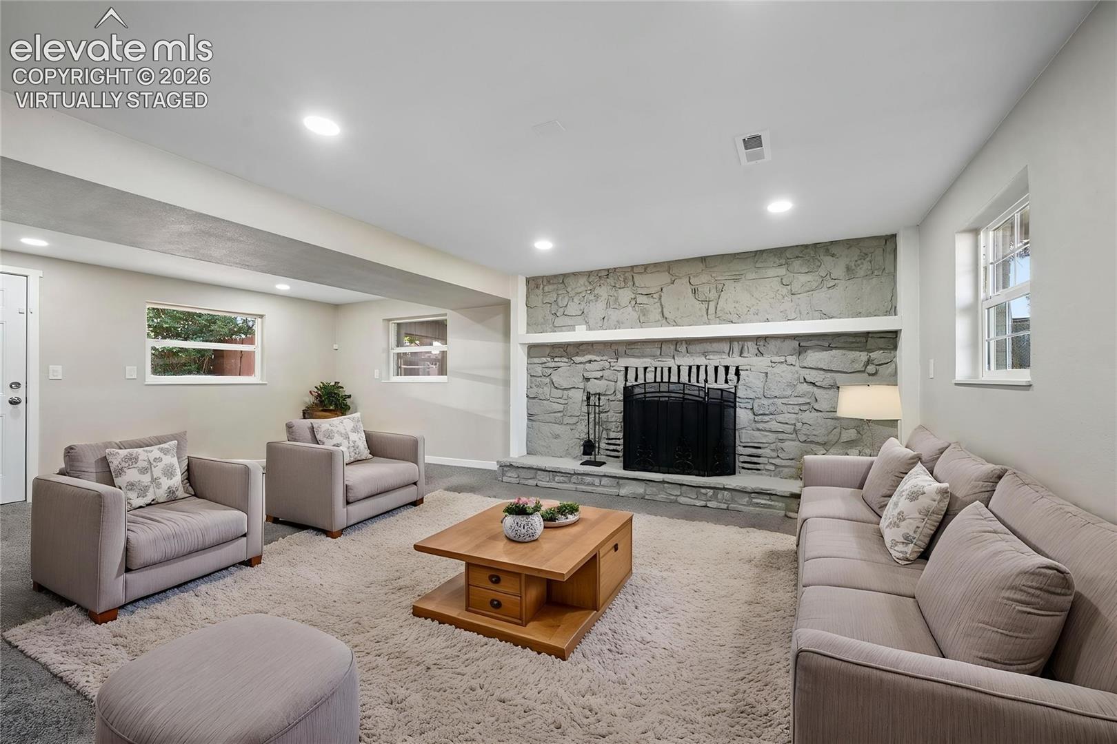 Listing photo 28 for 7313 Colonial Drive