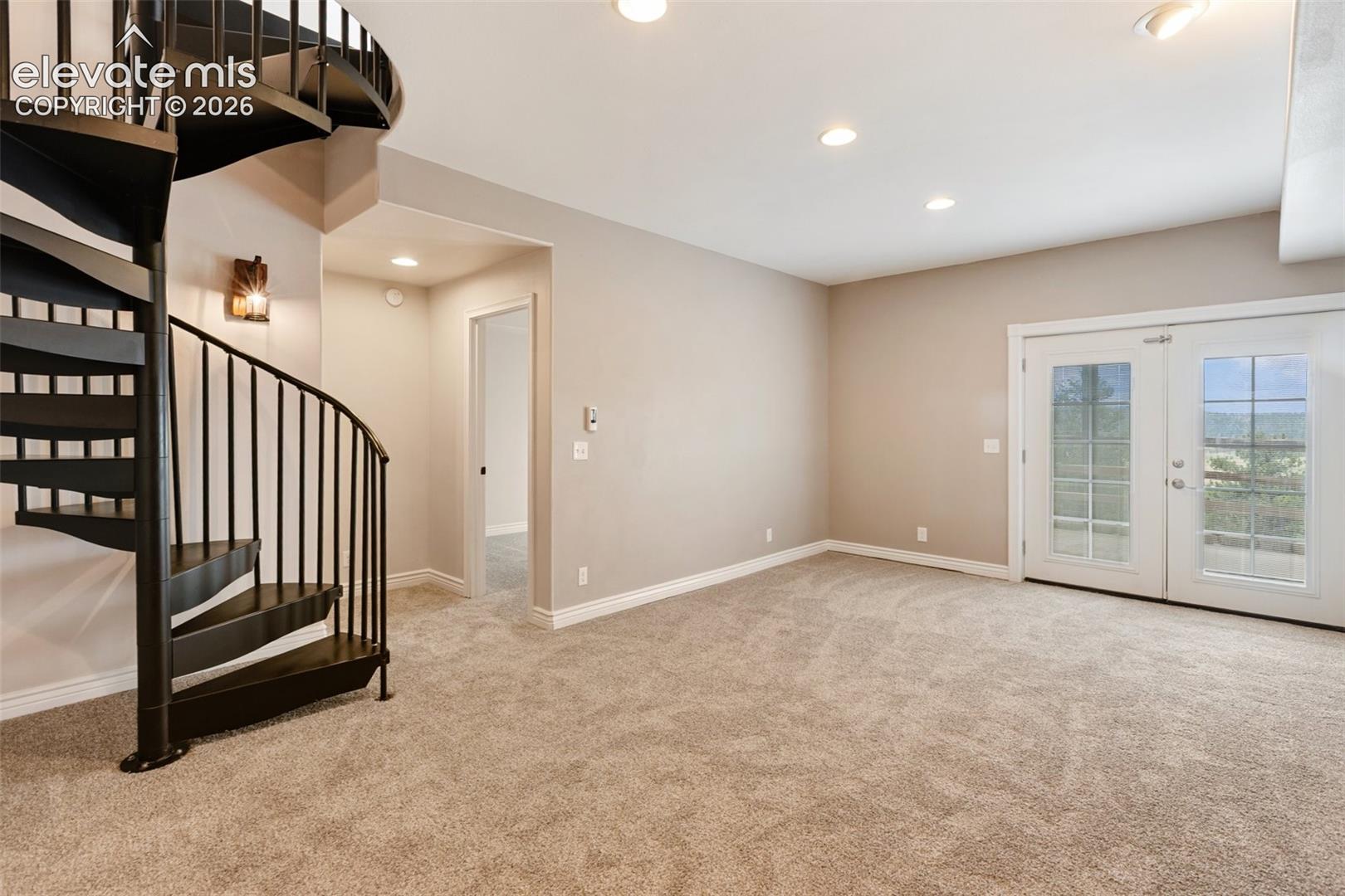Listing photo 20 for 127 Carlton Circle
