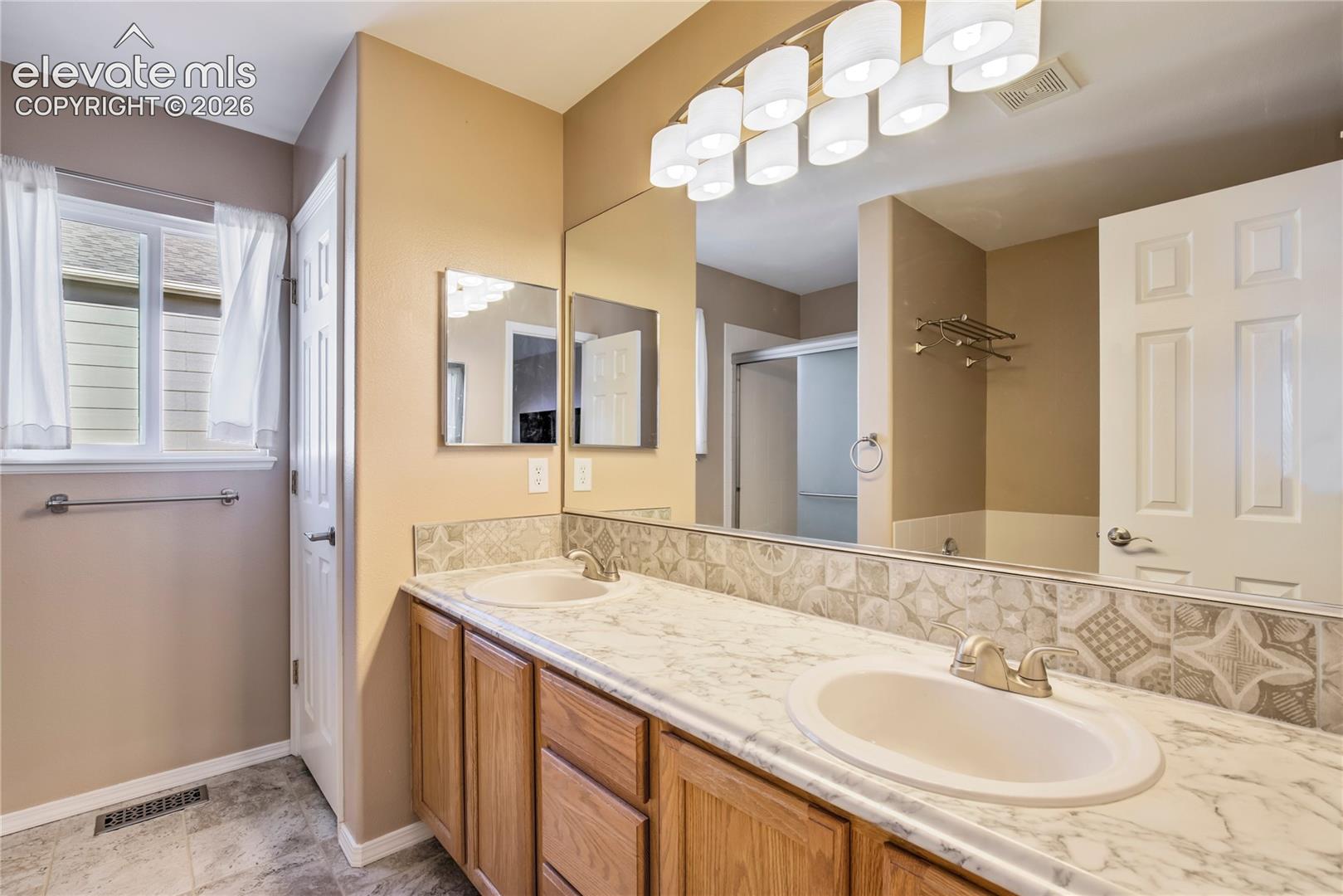 Listing photo 19 for 7451 Klipspringer Drive