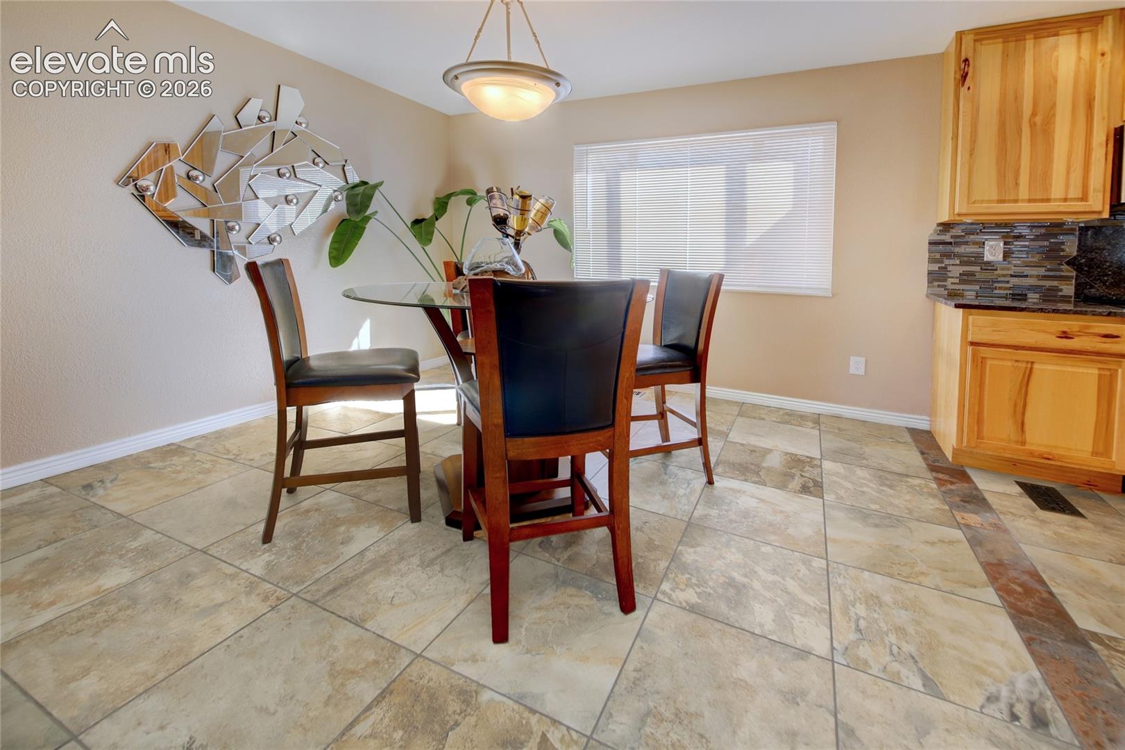 Listing photo 17 for 6425 Galway Drive