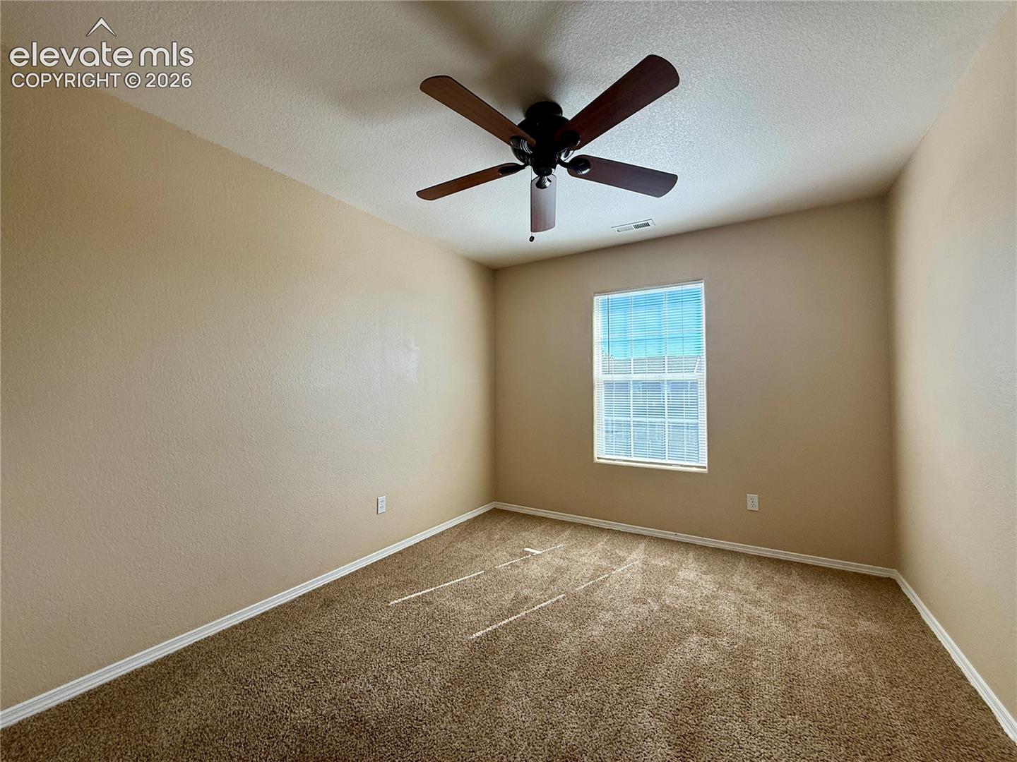 Listing photo 19 for 10586 Country Park Point