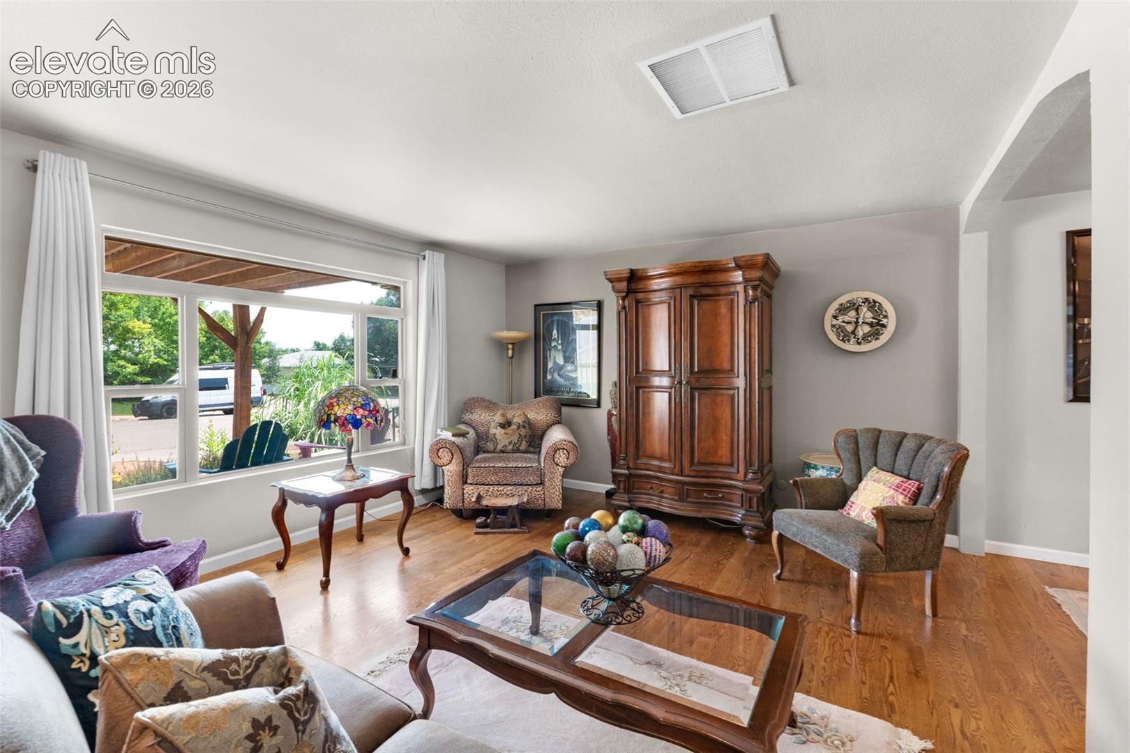 Listing photo 4 for 2935 Country Club Drive